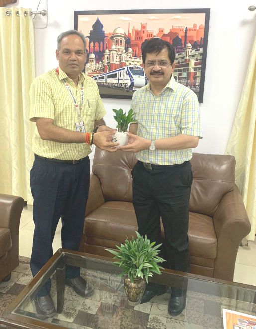 *रेलवे बोर्ड के महानिदेशक नवीन गुलाटी ने की रेल गतिविधियों की समीक्षा*