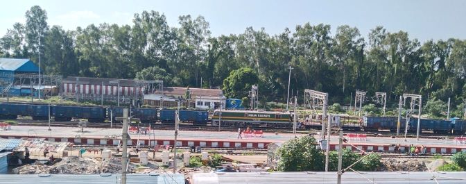 वाराणसी जं. स्टेशन से पहली बार किया गया लांग हॉल ट्रेन का संचालन। वाराणसी जं. स्टेशन से पहली बार किया गया लांग हॉल ट्रेन का संचालन।