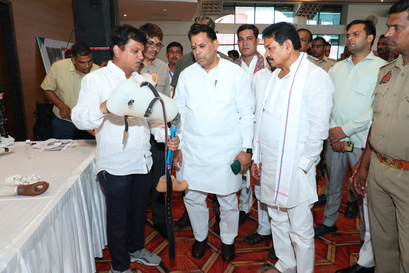 नारायण सेवा संस्थान का निःशुल्क शिविर दूर-दूर से 1300 से ज्यादा आए दिव्यांग। 212 का ऑपरेशन चयन व 690 का लिया मेजरमेंट।