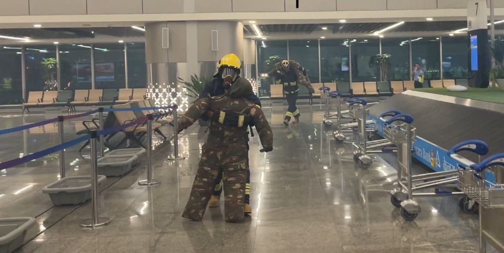 सीसीएसआई एयरपोर्ट ने कराई टर्मिनल इवैक्यूएशन मॉक ड्रिल।