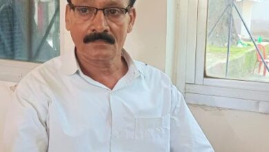 ऐंटी करप्शन टीम ने रिश्वत लेते कानूनगो को पकड़ा।