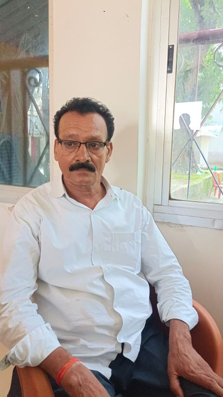 ऐंटी करप्शन टीम ने रिश्वत लेते कानूनगो को पकड़ा।