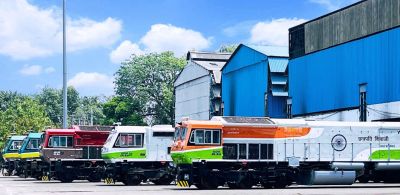 रेलवे ने ट्रेनों के इंजनों पर देश के शूरवीरों के नाम अंकित कर उनके महान कृत्यों को किया याद।