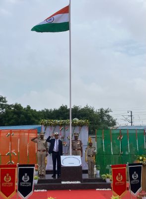 सीसीएसआई एयरपोर्ट ने नवनिर्मित टर्मिनल 3 पर मनाया 78वां स्वतंत्रता दिवस।