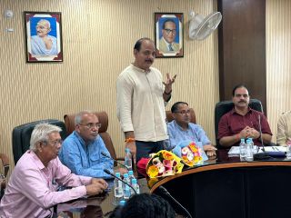 प्रधानों ने पंचायत निदेशक से अधिक बजट और ज़्यादा अधिकार देने की उठायी मांग।