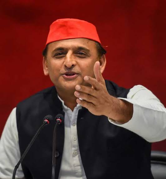 सपा अध्यक्ष अखिलेश यादव ने X पर लिखा भाजपा की ‘स्टूल किट’ की किट-किट से जनता परेशान हैं।