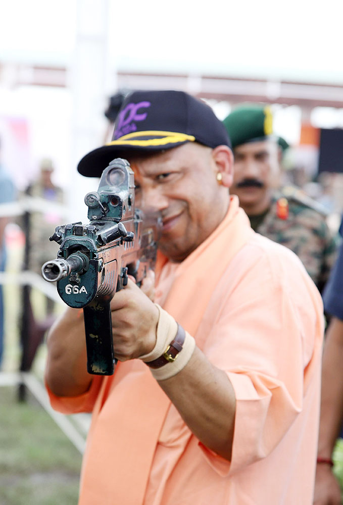 सीएम योगी ने सशस्त्र सैन्य समारोह का किया उद्घाटन।