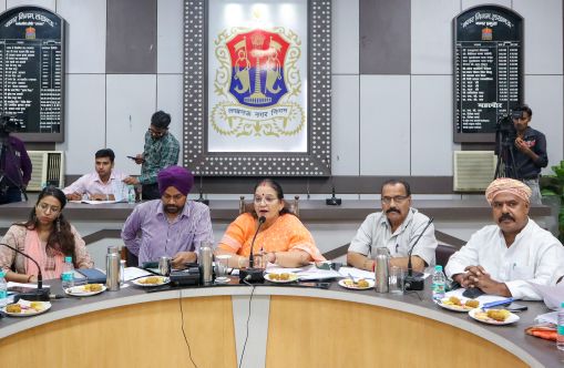 महापौर ने कार्यकारिणी की बैठक में विकास हित के दर्जनों प्रस्तावों को दी हरी झंडी।