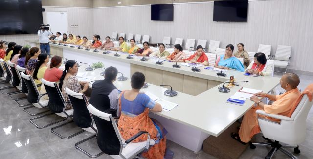 महिलाओं में नेतृत्व क्षमता विकास के लिए महिला आयोग की बड़ी भूमिका: मुख्यमंत्री।