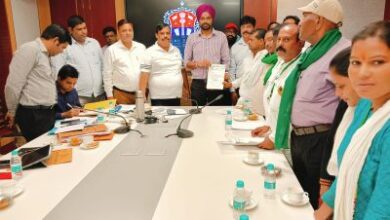 नगर आयुक्त के समक्ष किसान यूनियन ने उठाए कई अहम मुद्दे।