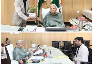 झुग्गी झोपड़ी शिक्षा की सहायता के लिए वी हेल्प फाउंडेशन के साथ-साथ राज्यपाल श्रीमती आनंदीबेन पटेल ने सहायता का आश्वासन दिया।