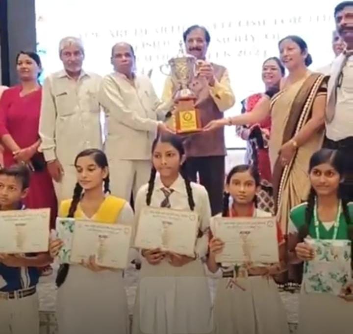 टी0 डी 0गर्ल्स इंटर कॉलेज ने चल वैजंती अपने-अपने नाम किया। टी0 डी 0गर्ल्स इंटर कॉलेज ने चल वैजंती अपने-अपने नाम किया।