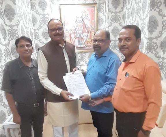 उत्तर प्रदेश राज्य मान्यता प्राप्त संवाददाता समिति की मांग पर प्रदेश के उपमुख्यमंत्री ब्रजेश पाठक ने किया ऐलान।