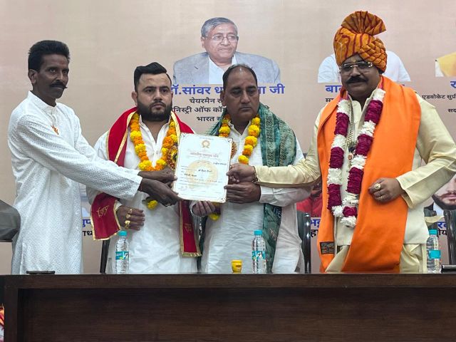 आज दिनांक 14/10/2024। को कॉन्स्टिट्यूशन क्लब ऑफ़ इंडिया नई दिल्ली मैं भारतीय व्यापार संघ वार्षिकोत्सव एवं शपथ ग्रहण समारोह का आयोजन किया गया।