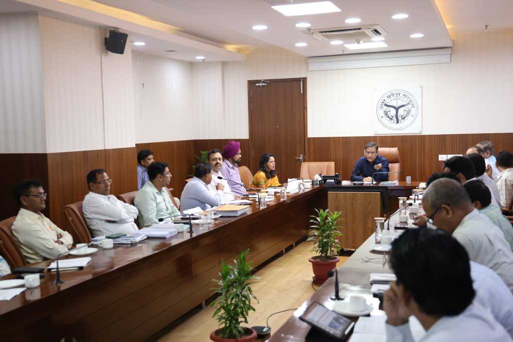 नगर विकास विभाग के प्रमुख सचिव की अध्यक्षता में लखनऊ की शहरी विकास परियोजनाओं की समीक्षा हेतु महत्वपूर्ण बैठक आयोजित की गयी। नगर विकास विभाग के प्रमुख सचिव की अध्यक्षता में लखनऊ की शहरी विकास परियोजनाओं की समीक्षा हेतु महत्वपूर्ण बैठक आयोजित की गयी।