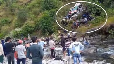 अल्मोड़ा के मार्चुला में बस खाईं में गिरी, 36 की मौत- 19 यात्री घायल।