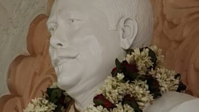 सहाराश्री’ की पहली पुण्यतिथि पर पुष्पांजलि देने को लगी कतार।