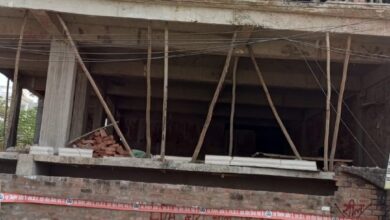 जानकीपुरम में एक अवैध व्यावसायिक निर्माण सील।