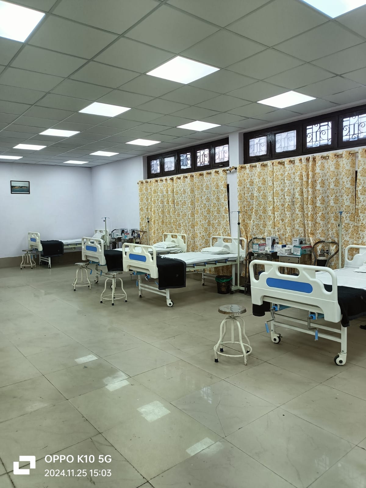 प्रयागराज जंक्शन पर चिकित्सा सेवा के लिए ऑब्जरवेशन कक्ष स्थापित।