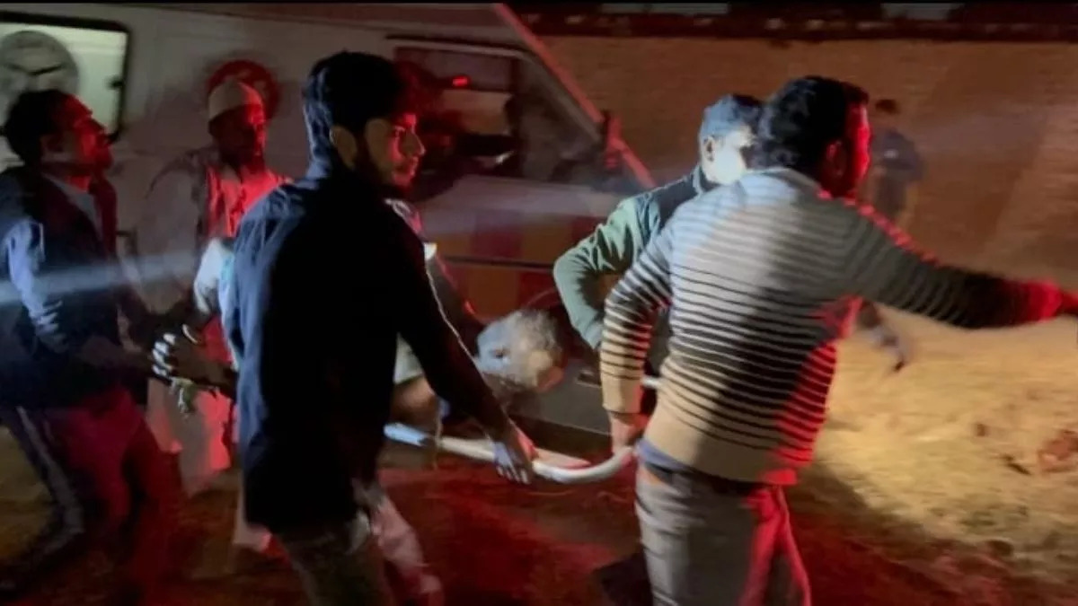 लखनऊ के दुबग्गा में अवैध गैस गोदाम में ब्लास्ट,कई लोग हुए घायल। लखनऊ के दुबग्गा में अवैध गैस गोदाम में ब्लास्ट,कई लोग हुए घायल।