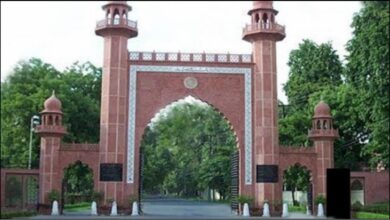 AMU में पढ़ाई कर रहे बांग्लादेशियों ने उगला जहर, भारत-महिलाओं को लेकर लिख रहे गालियाँ: 3 छात्रों पर कार्रवाई की माँग, जाँच जारी।