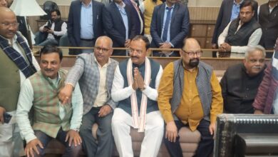 नव सुसज्जित मीडिया कक्ष में पत्रकारों से मिलने पहुंचे डिप्टी सीएम केशव प्रसाद मौर्या।