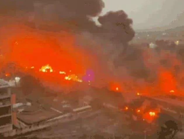 जयपुर में LPG टैंकर फटने से 6 लोग जिंदा जले:40 गाड़ियों में आग लगी, 35 लोग झुलसे; 200 मीटर का एरिया आग का गोला बना जयपुर।