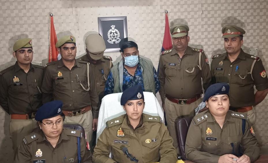 लालच में आकर नौकर ने ही रची थी झूठी लूट की कहानी।पुलिस ने 2 घंटों के भीतर किया खुलासा।