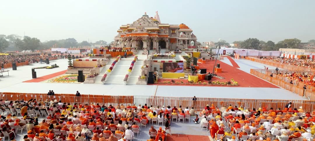 राम मंदिर को मिला स्वॉर्ड ऑफ ऑनर।