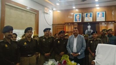 चौपाल के माध्यम से महिलाओं को किया गया जागरूक।