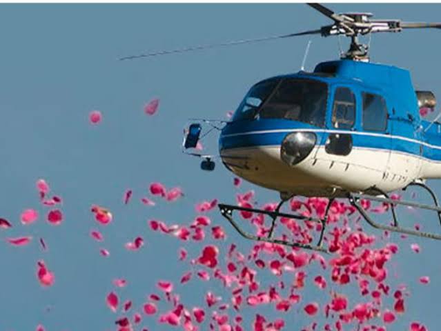 महाकुम्भ के दौरान संगम तट पर आकाश से होगी पुष्प वर्षा। महाकुम्भ के दौरान संगम तट पर आकाश से होगी पुष्प वर्षा।