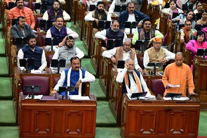 योगी सरकार ने सदन में प्रस्तुत किया 17,865 करोड़ रुपए का अनुपूरक बजट।