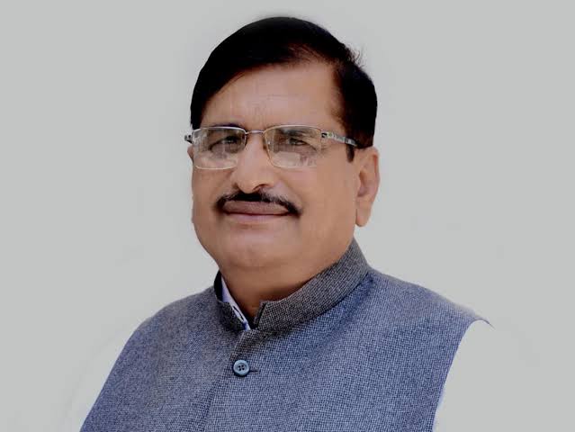 लखनऊ: समाजवादी पार्टी के अध्यक्ष और पूर्व मुख्यमंत्री अखिलेश यादव के चाचा राजपाल सिंह यादव का निधन।