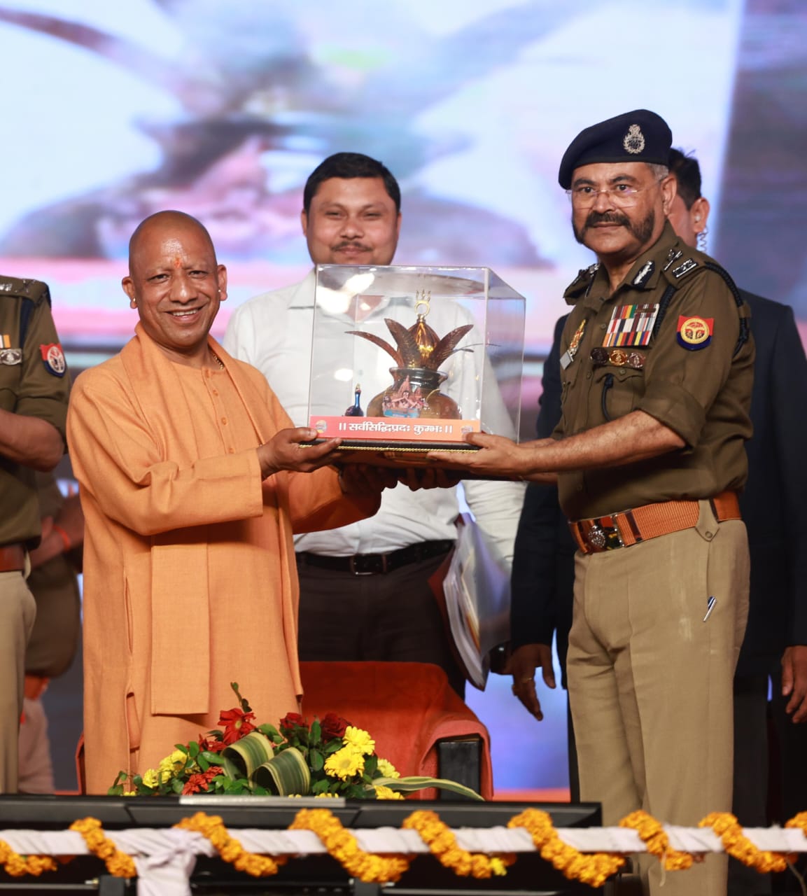 प्रयागराज महाकुम्भ में ड्यूटी देने वाले पुलिसकर्मियों को मिलेगा ‘महाकुम्भ सेवा मेडल’ और ₹10 हजार का स्पेशल बोनस : मुख्यमंत्री। प्रयागराज महाकुम्भ में ड्यूटी देने वाले पुलिसकर्मियों को मिलेगा ‘महाकुम्भ सेवा मेडल’ और ₹10 हजार का स्पेशल बोनस : मुख्यमंत्री।