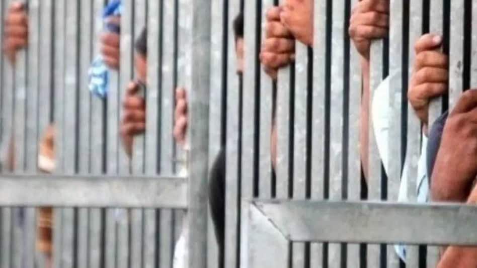 दिल्ली की जेलों में हद से ज्यादा कैदी,565 की जगह 2,436 कैदी, हालात बेहद खराब।