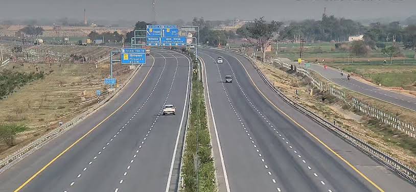 टोल दर बढ़ने के बाद दिल्‍ली से गोरखपुर,लखनऊ वाहन से जाना पड़ेगा सस्‍ता या महंगा, जानें।