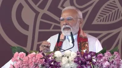 पीएम मोदी ने परिवारवाद पर बोला बड़ा हमला,कहा- कुछ लोग सत्ता हथियाने की कोशिश में लगे हैं।