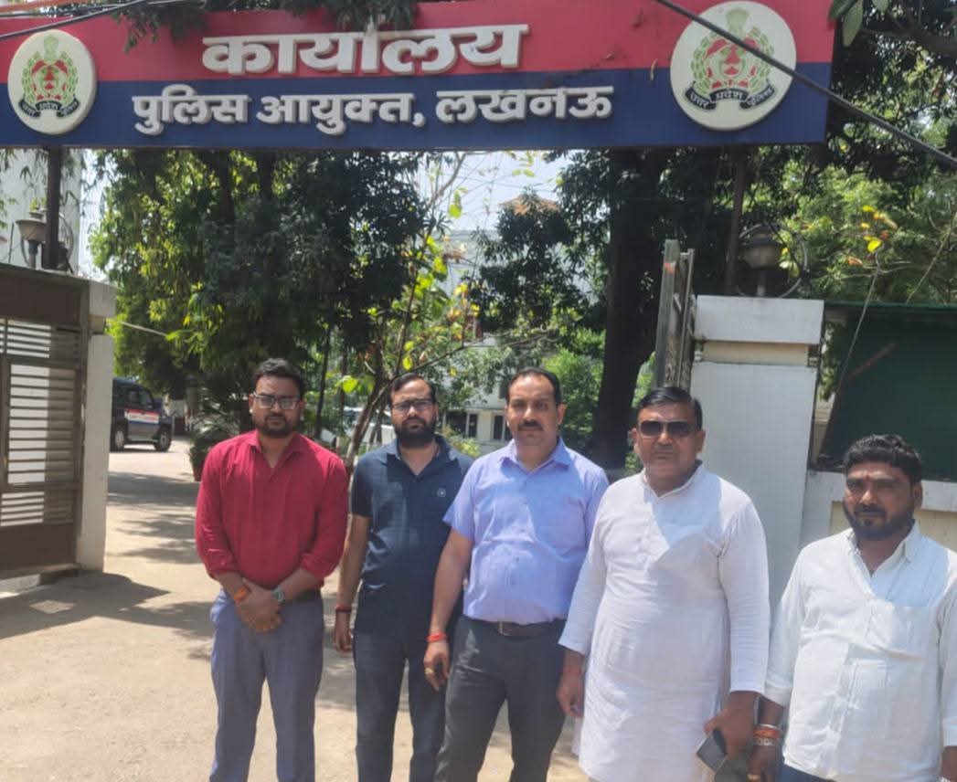 आदर्श व्यापारी एसोसिएशन के सदस्यों ने पुलिस आयुक्त से जान मॉल की सुरक्षा हेतु दिया ज्ञापन। आदर्श व्यापारी एसोसिएशन के सदस्यों ने पुलिस आयुक्त से जान मॉल की सुरक्षा हेतु दिया ज्ञापन।