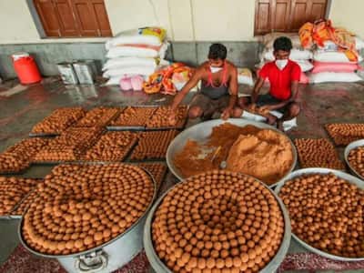 अयोध्या से बड़ी खबर: हनुमानगढ़ी प्रसाद में मिलावट का खुलासा।