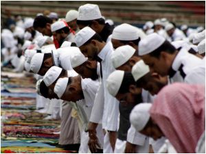 लखनऊ में जुमे की नमाज और त्योहारों को लेकर पुलिस अलर्ट, सुरक्षा के कड़े इंतज़ाम।