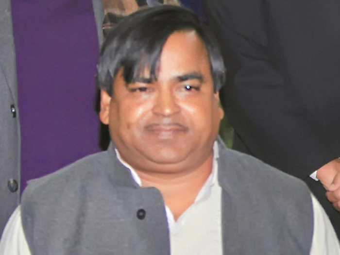 लखनऊ: जेल में पूर्व मंत्री गायत्री प्रजापति पर हमला, सिर पर लगे 5 से अधिक टांके।